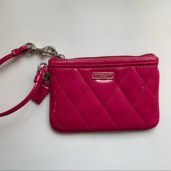Coach pink wristlet, quilted patent leather - Picture 2 of 8